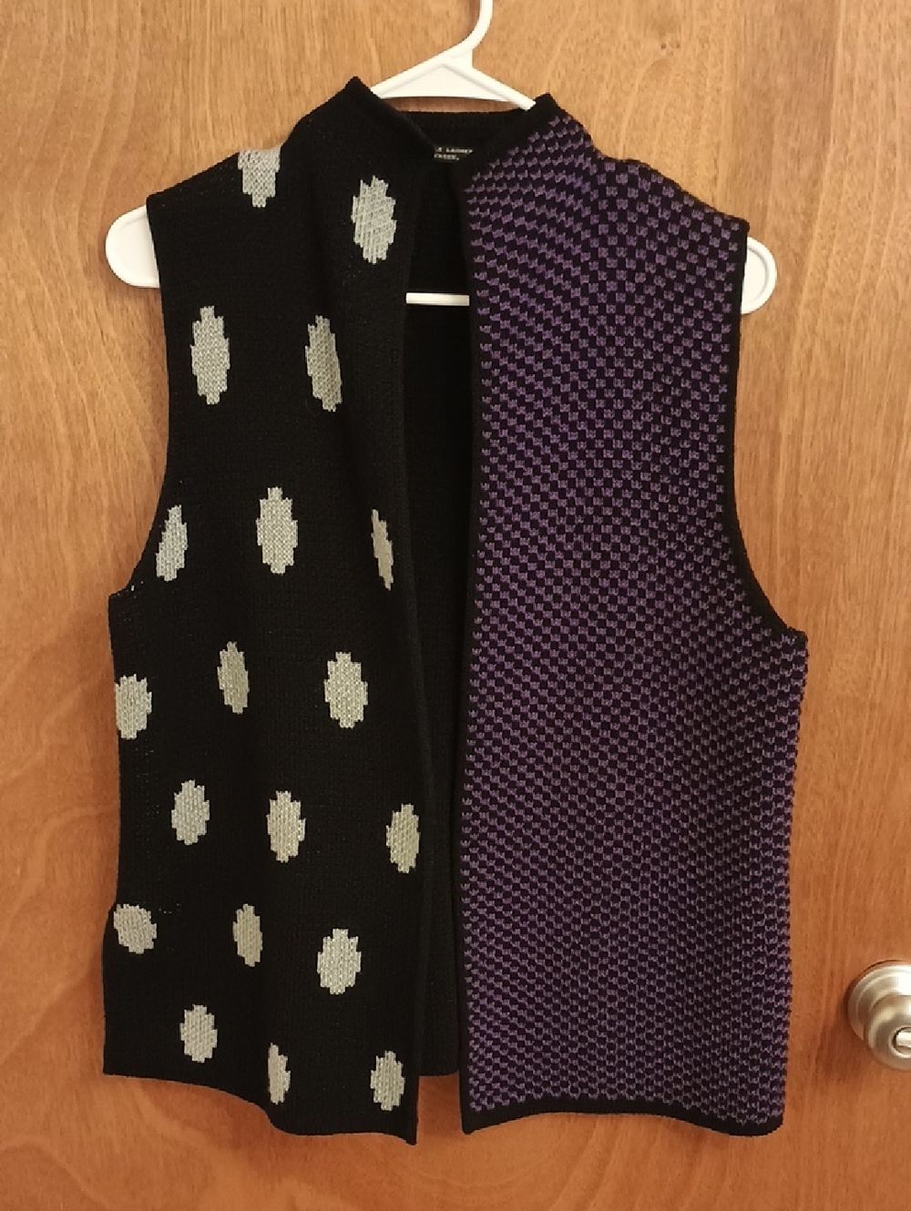Sleeveless Knit Vest in Black, Purple & Gray